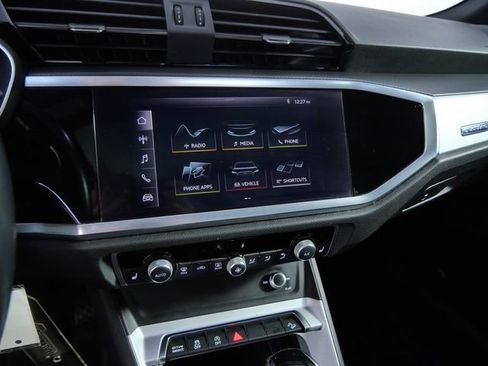 Used 2019 Audi Q3 2.0T Premium AWD/4WD image 19