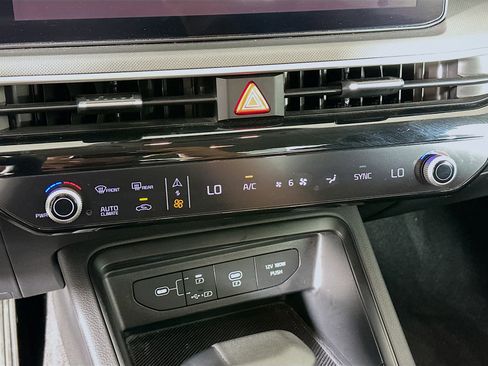 Used 2025 Kia K5 LXS image 23