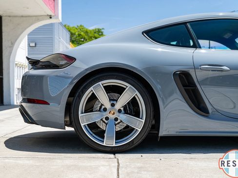 Used 2024 Porsche 718 Cayman GTS RWD image 11