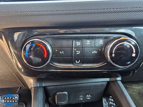 Used 2025 Chevrolet TrailBlazer LT AWD/4WD image 23