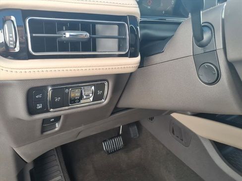 Certified 2023 Lincoln Nautilus Reserve w/ Equipment Group 201A image 13