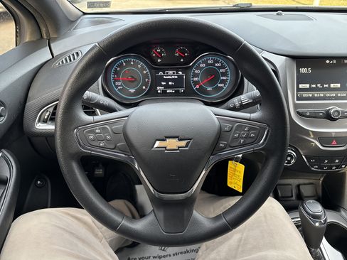 Used 2017 Chevrolet Cruze LT w/ RS Package image 18
