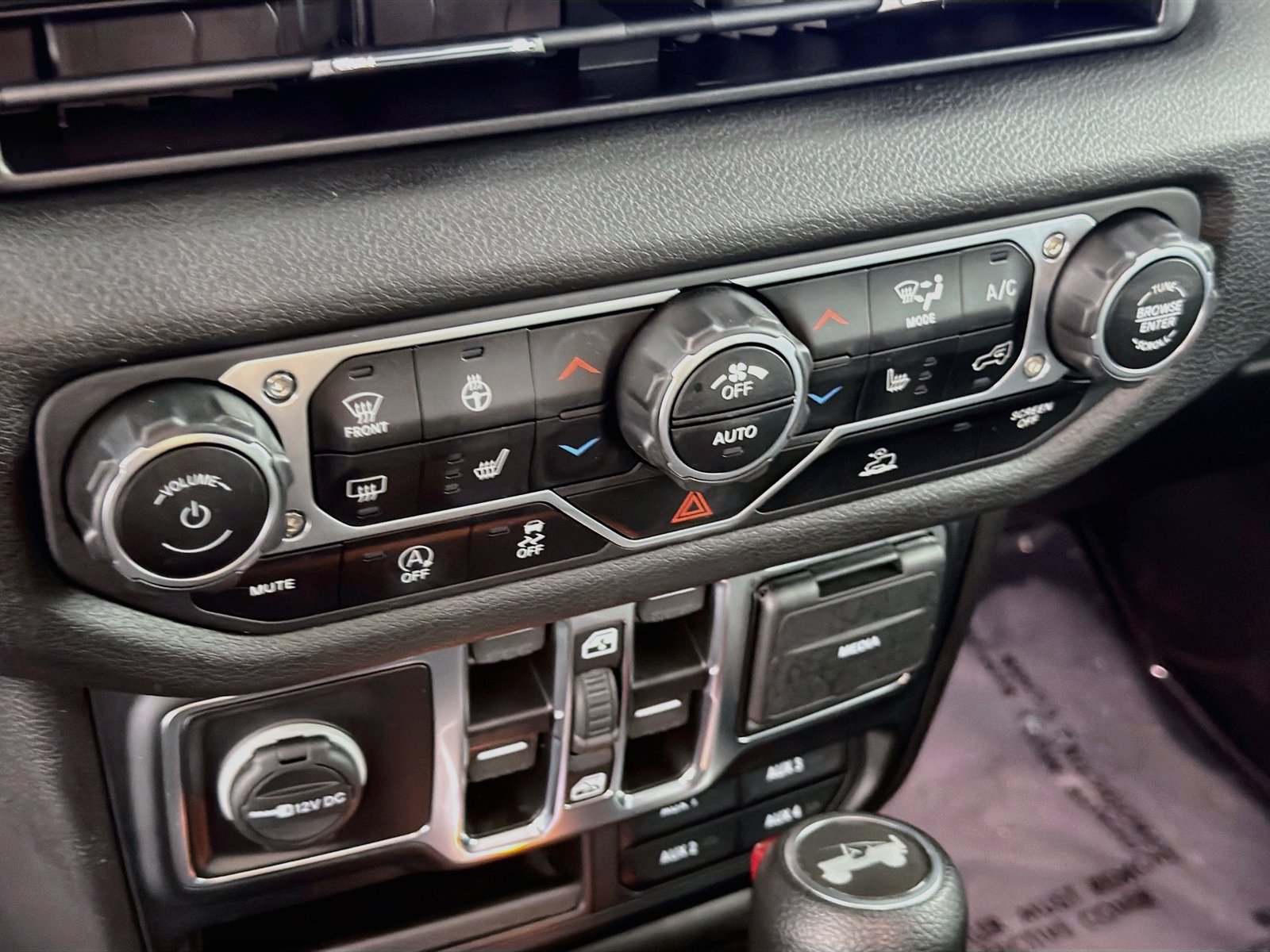 Used 2024 Jeep Wrangler Unlimited Sport AWD/4WD image 14