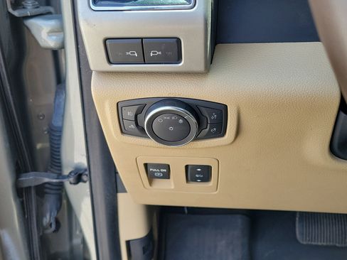 Used 2020 Ford F150 Lariat w/ Equipment Group 502A Luxury AWD/4WD image 27