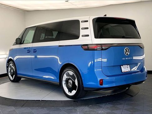 New 2025 Volkswagen ID. Buzz Pro S Plus RWD image 2