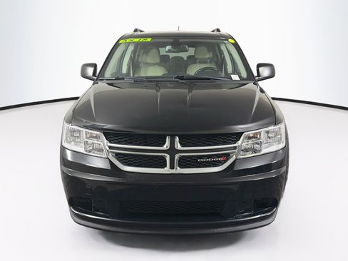 Used 2020 Dodge Journey SE w/ SE Popular Equipment Group FWD image 2