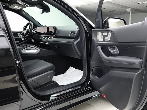 Used 2024 Mercedes-Benz GLE 580 4MATIC w/ Night Package image 28