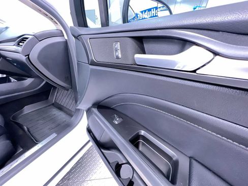 Used 2018 Ford Fusion Titanium FWD image 37