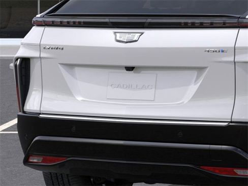 New 2025 Cadillac Lyriq Luxury image 14