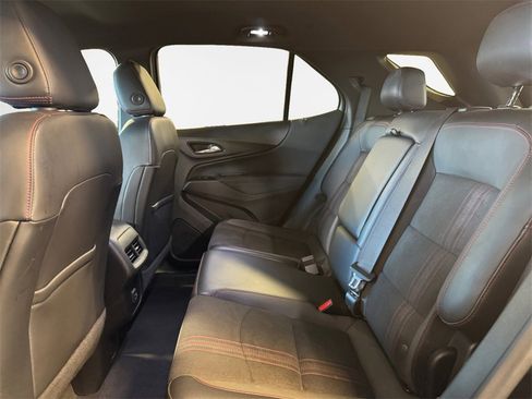 Used 2022 Chevrolet Equinox RS w/ Infotainment Package image 24