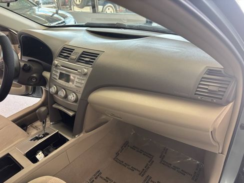 Used 2010 Toyota Camry LE w/ Fleet Convenience Pkg FWD image 11