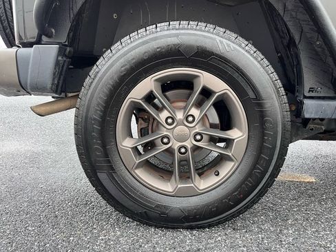 Used 2016 Jeep Wrangler Sahara image 19