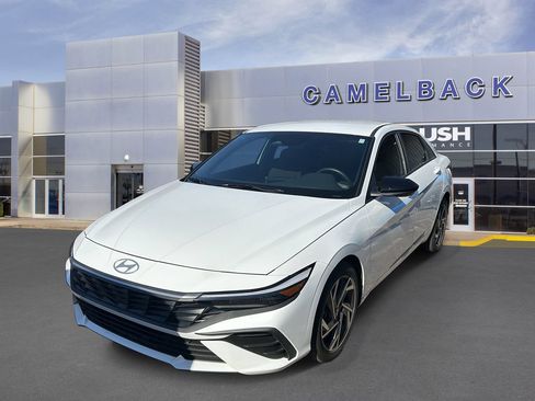 Used 2025 Hyundai Elantra Sport FWD image 13