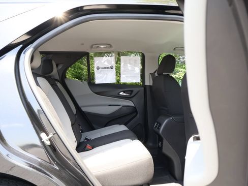 Certified 2021 Chevrolet Equinox LS w/ LS Convenience Package AWD/4WD image 44