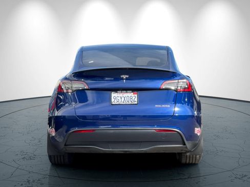 Used 2023 Tesla Model Y Performance image 5