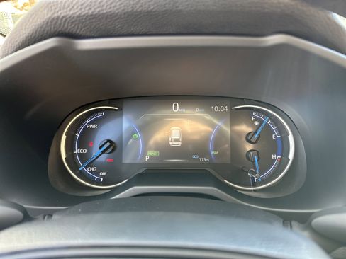 Certified 2025 Toyota RAV4 XLE image 21