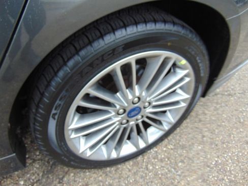 Used 2015 Ford Fusion SE w/ Equipment Group 202A image 26