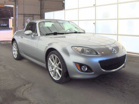 Used 2011 MAZDA MX-5 Miata Grand Touring w/ Premium Pkg image 3
