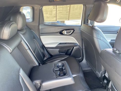 Used 2025 Jeep Compass Limited AWD/4WD image 20