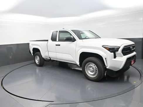 Used 2025 Toyota Tacoma SR RWD image 31