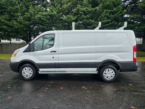 Used 2019 Ford Transit 250 130 Low Roof w/ Exterior Upgrade Package image 3