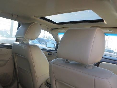 Used 2010 Cadillac DTS Luxury FWD image 38