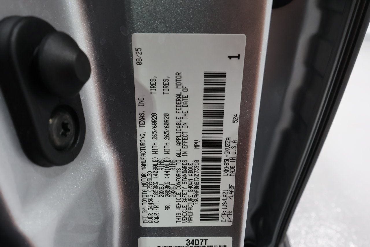 Used 2026 Toyota Sequoia Platinum AWD/4WD image 35
