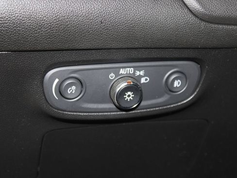 Used 2020 Buick Encore GX Essence w/ Experience Buick Package AWD/4WD image 8
