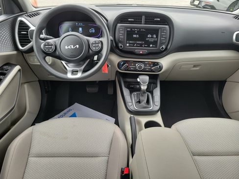 Certified 2025 Kia Soul LX FWD image 15