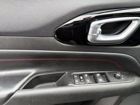 Used 2022 Jeep Compass Trailhawk w/ Trailhawk Convenience Group image 11