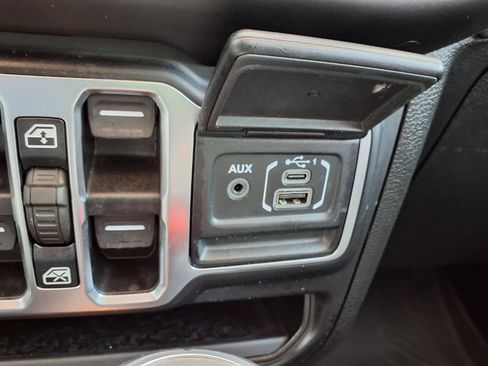 Used 2021 Jeep Wrangler High Altitude image 9