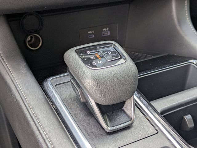 Used 2025 Nissan Pathfinder SV AWD/4WD image 25