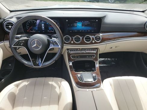 Used 2023 Mercedes-Benz E 350 Sedan image 3