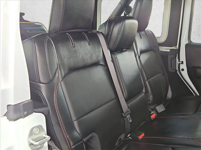 Used 2024 Jeep Wrangler Unlimited Rubicon w/ Technology Group AWD/4WD image 17