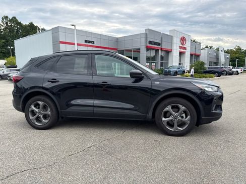 Used 2025 Ford Escape ST-Line AWD/4WD image 3