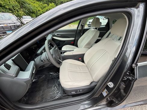 Used 2025 Hyundai Sonata SEL FWD image 36