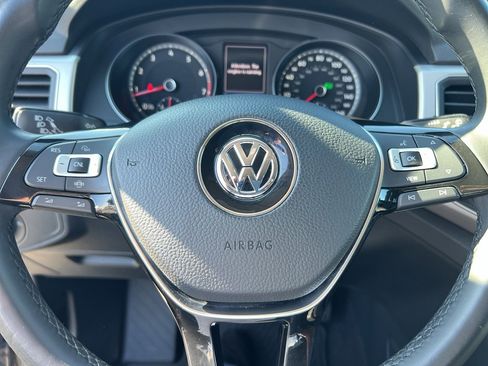 Used 2019 Volkswagen Atlas SE w/ Towing Package image 16