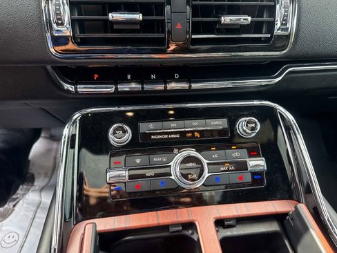 Used 2021 Lincoln Navigator Reserve w/ Luxury Package AWD/4WD image 27