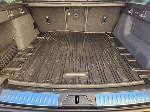 New 2025 Land Rover Range Rover Velar Dynamic SE image 22