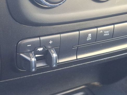 Used 2014 RAM 2500 Tradesman w/ Chrome Appearance Group image 24