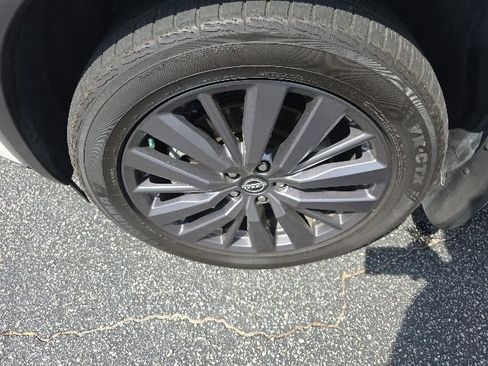 Certified 2023 Nissan Pathfinder SL w/ SL Premium Package FWD image 10