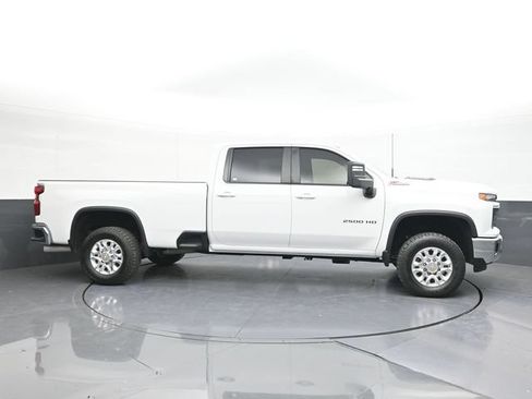 Used 2024 Chevrolet Silverado 2500 LT AWD/4WD image 18