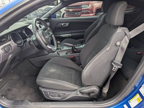 Used 2017 Ford Mustang Coupe RWD image 16