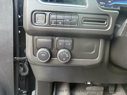 Used 2022 Chevrolet Suburban RST w/ Luxury Package RWD image 14