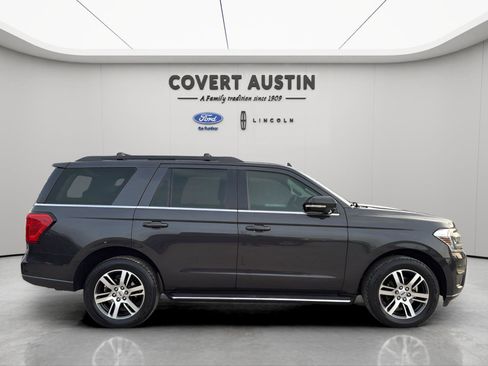 Used 2023 Ford Expedition XLT image 6