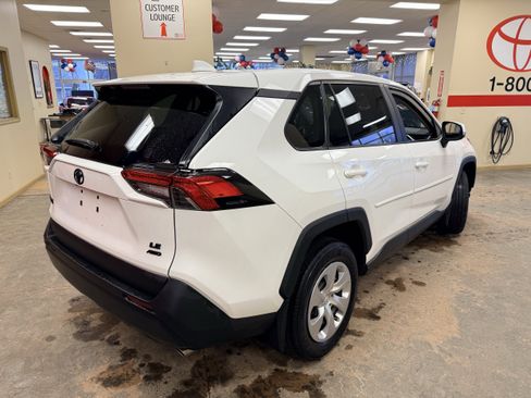 Used 2023 Toyota RAV4 LE image 9