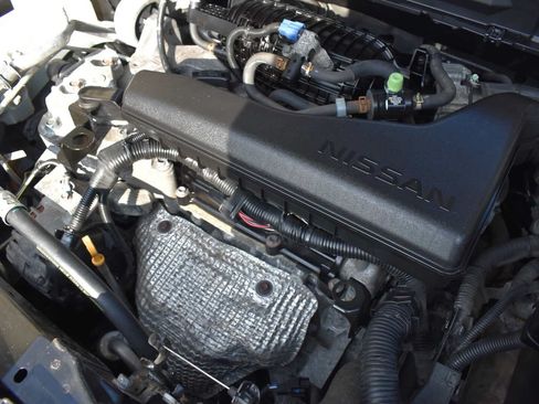 Used 2018 Nissan Rogue S AWD/4WD image 32