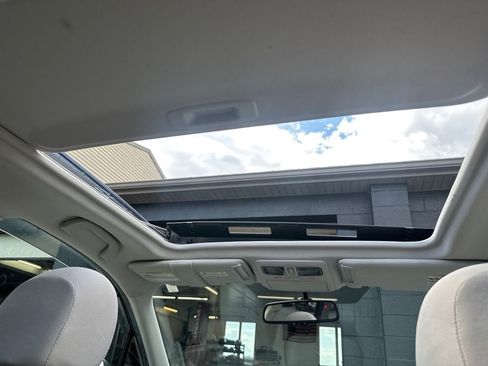 Used 2014 Subaru Forester 2.5i Premium w/ All-Weather Package image 16