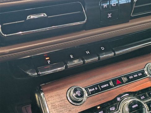 Used 2021 Lincoln Aviator Reserve w/ Equipment Group 208A image 12