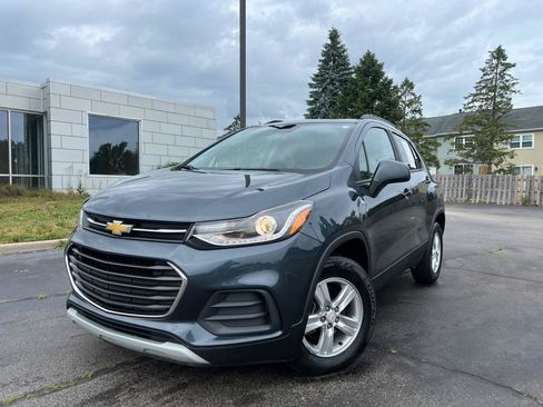 Used 2022 Chevrolet Trax LT w/ Driver Confidence Package AWD/4WD image 2